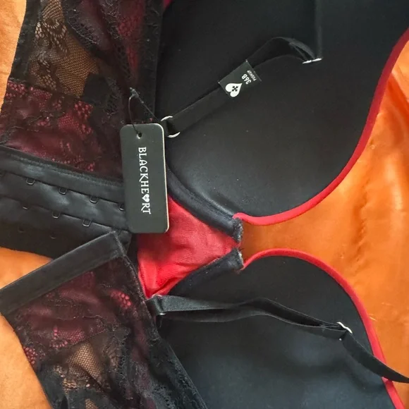 Blackheart Push it up to the extreme molded UW red/blk padded Bra - Size 36B-NWT - Picture 4 of 4